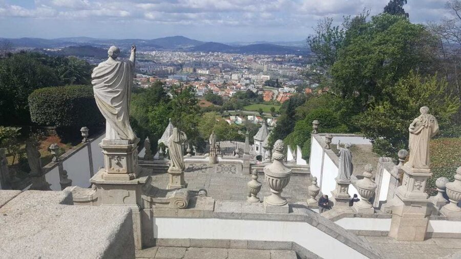 From Porto: Braga and Guimarães Small Group Tour with Lunch - Guimarães: the UNESCO Cradle of Portugal and its core monuments