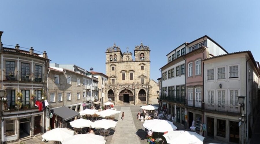 From Porto: Braga and Guimarães Small Group Tour with Lunch - Getting there with a small group, and how the schedule actually works