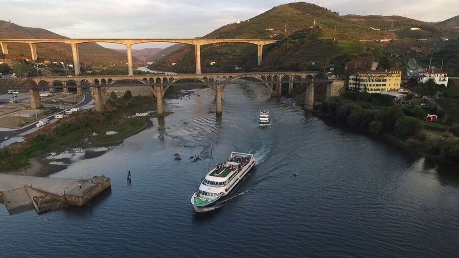 From Porto: Douro River Cruise, Winery Visit & Lunch - Porto to Pinhão by boat: why this trip feels efficient