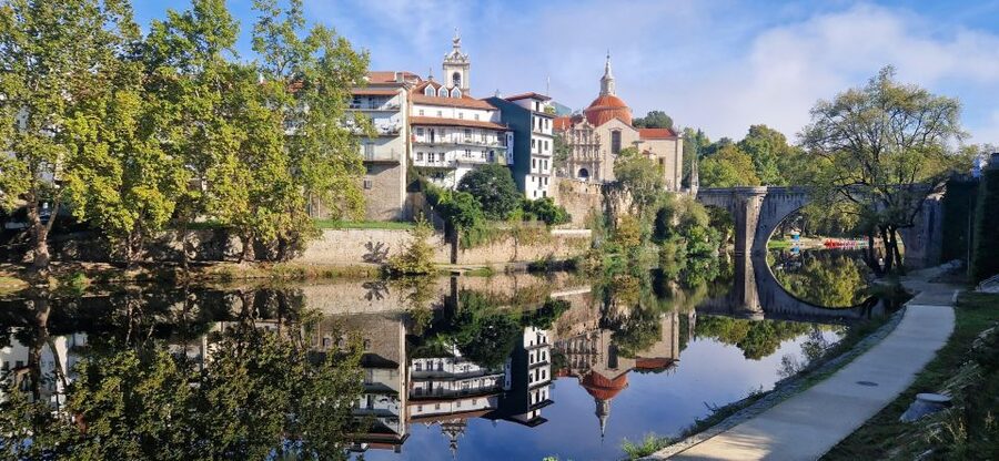From Porto Douro Valley Tour with Train and Vinho Verde - The boat cruise on the Douro River: about an hour of classic views