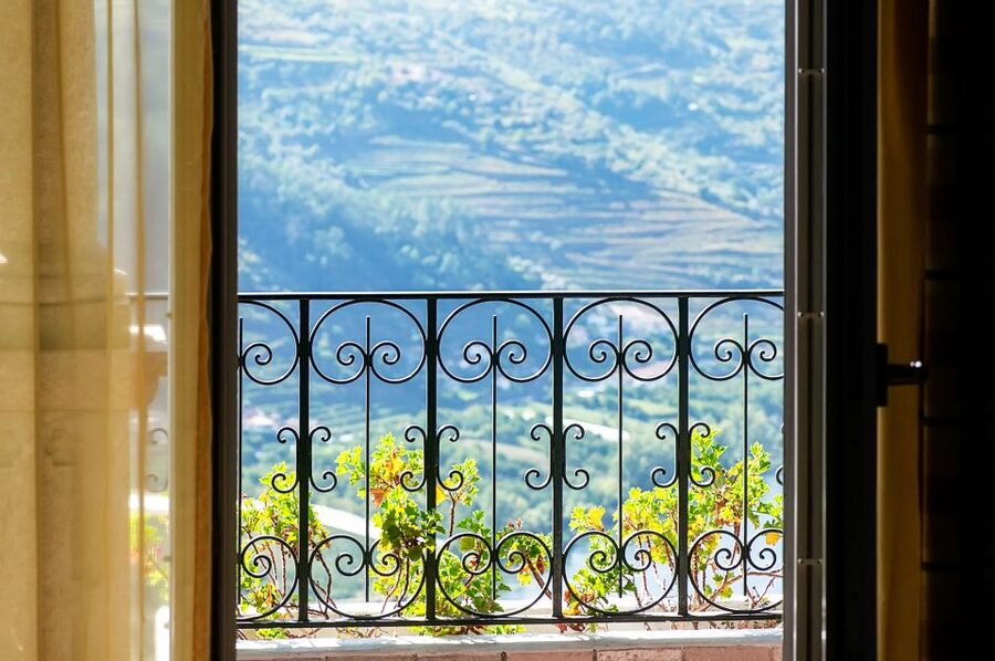 From Porto: Douro Valley w/ Boat Tour, Wine Tasting & Lunch - Lunch in a Douro Wine Cellar: What You’re Really Buying