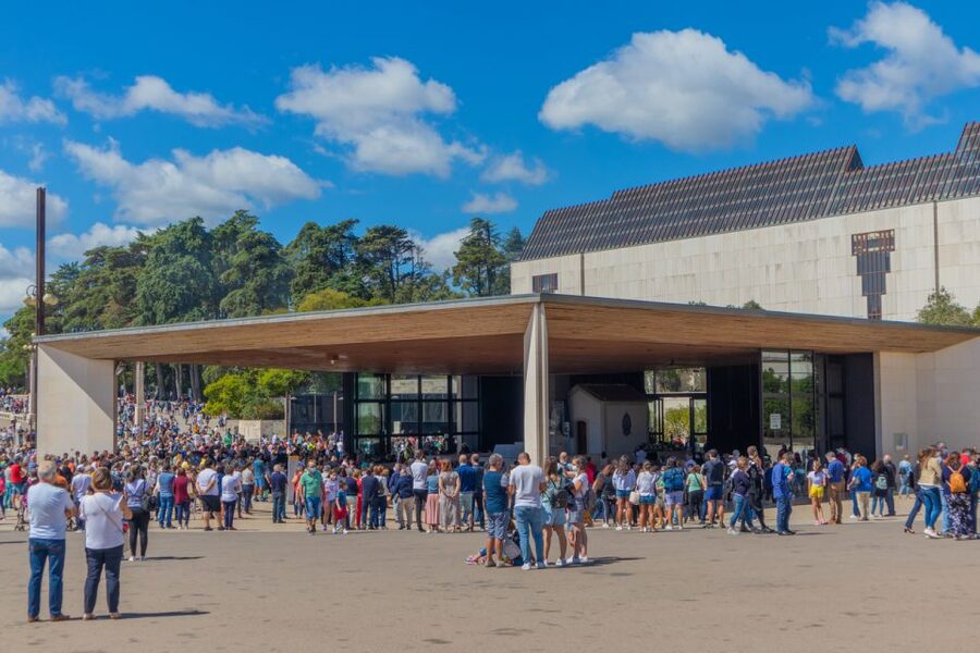 From Porto: Fatima and Miracle of Santarem Private Day Tour - Linking Fátima and Santarém: why these two sites feel connected