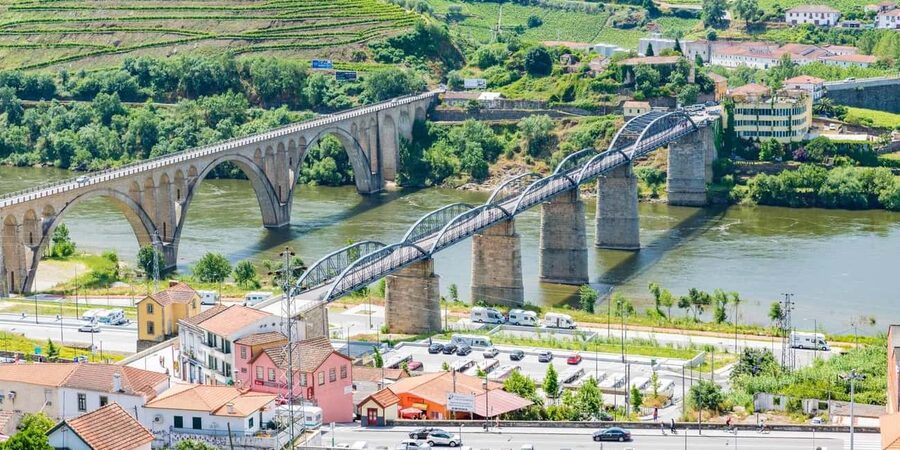 From Porto: Full-Day Douro Valley Trip - The Peso da Régua photo break: a short reset before the wine stops