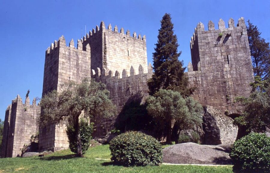 From Porto: Full-Day Trip of Minho Region - Who this tour suits best, and who should look elsewhere