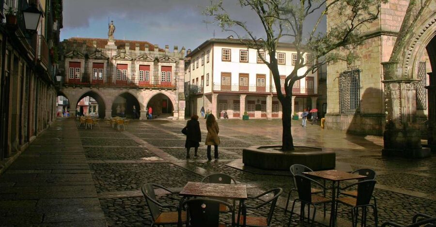 From Porto: Full-Day Trip of Minho Region - From Porto to Bom Jesus do Monte: how the morning gets you oriented