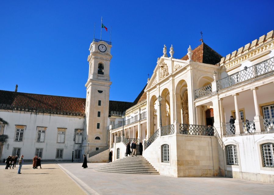 From Porto: Private Transfer to Lisbon with Coimbra & Fatima - A one-way private ride from Porto to Lisbon with Coimbra and Fátima stops