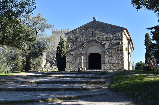 Full-Day Braga & Guimarães Guided Semi-Private Tour with Lunch from Porto - Stop 3: Santa Barbara Garden, a small pause with big atmosphere