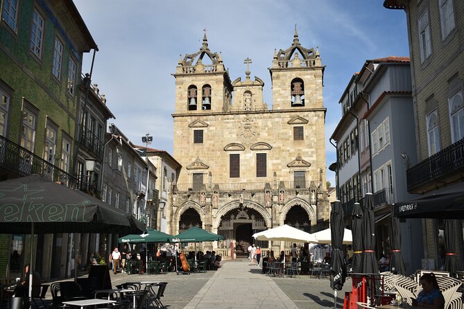 Full-Day Braga & Guimarães Guided Semi-Private Tour with Lunch from Porto - Stop 4: Guimarães Castle and why it matters for Portuguese independence