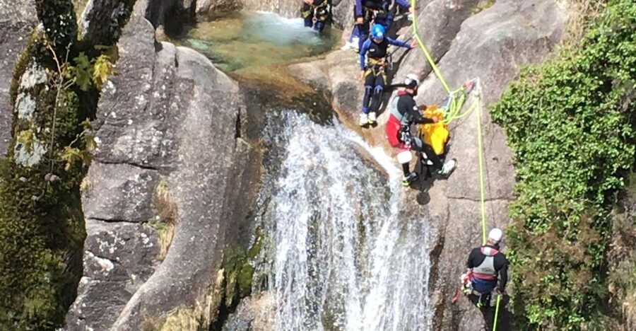 Gerês National Park Waterfalls and wolf village in 4x4 - Cascata do Arado: why this waterfall stop is the centerpiece