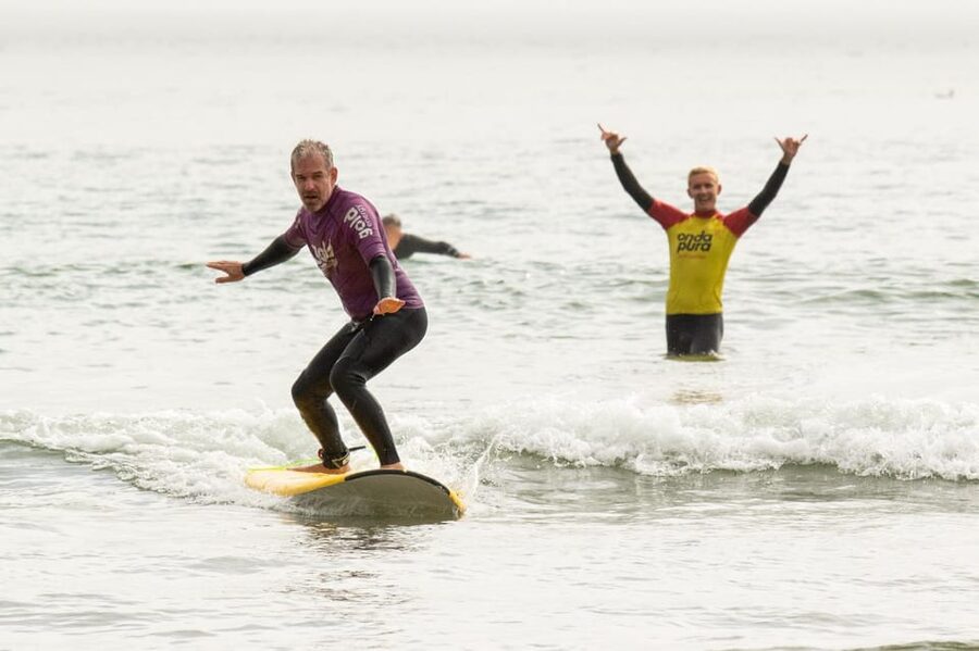 Group Surf Lesson - Norte Portugal Group Surf Lesson: How Onda Pura Sets You Up for Success