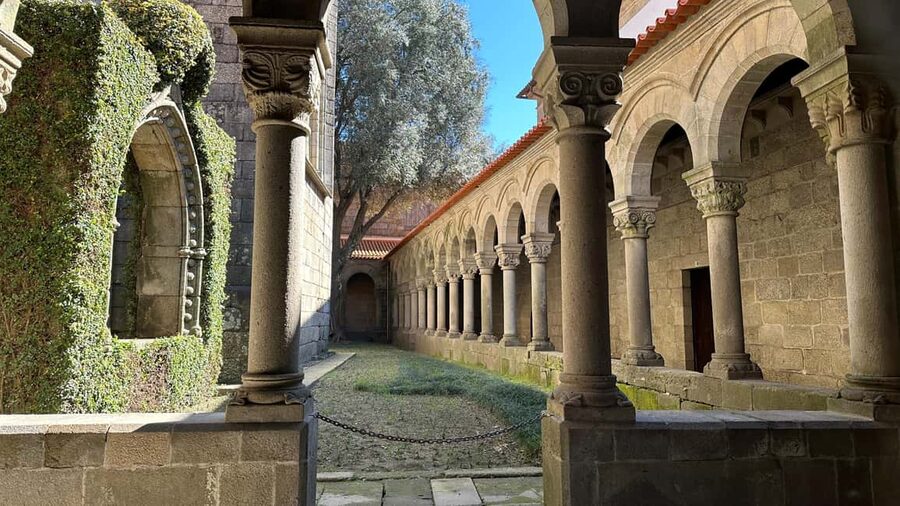 Guimarães Experience - Skip-the-line, guided access, and why it matters in Portugal’s old centers