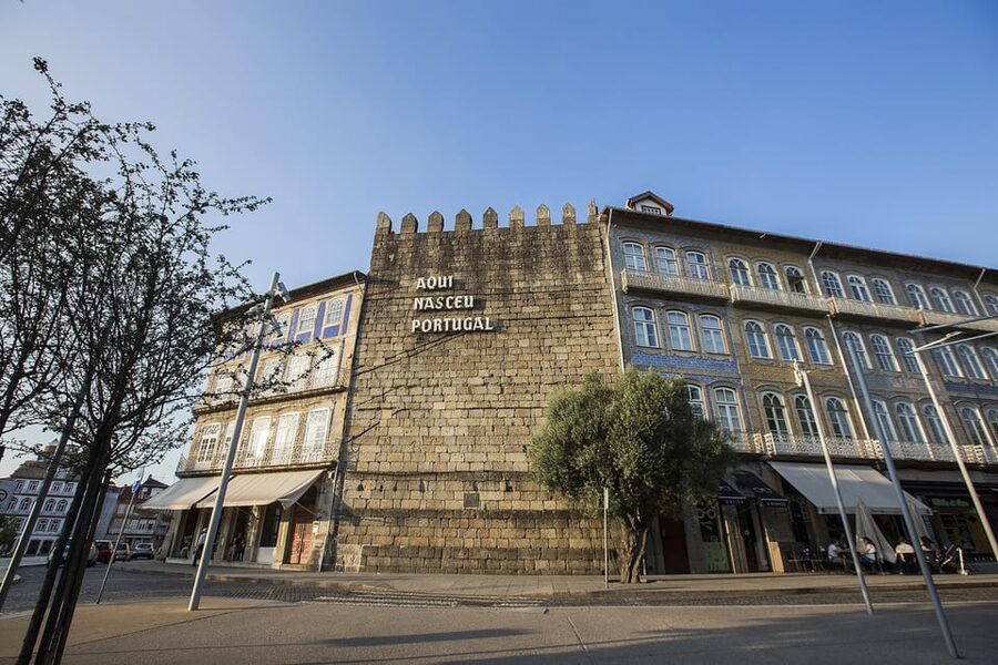 Guimaraes Local Tours ; Visit the Castle , Palace and City - Castle Visit: Why This First Stop Works So Well