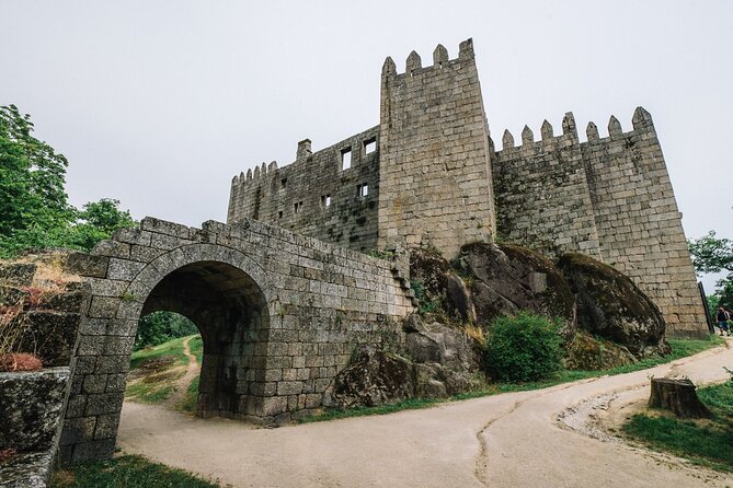 Guimarães Old Town Private Walking Tour - Stop 3: Largo do Toural, a square that shaped the town
