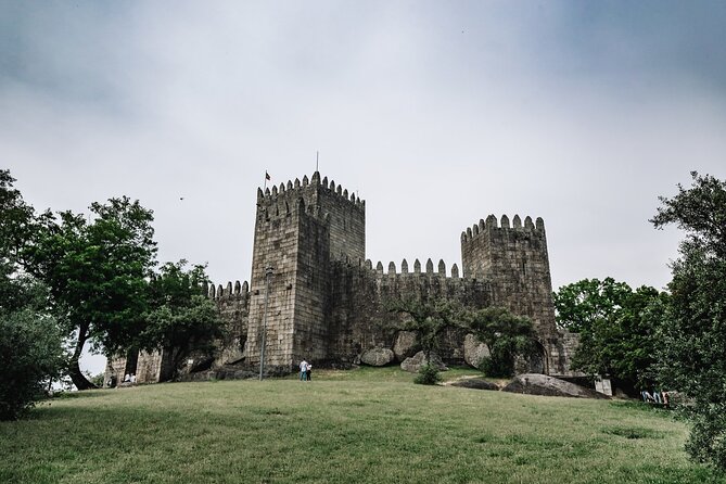 Guimarães Old Town Private Walking Tour - Where the tour starts, where it ends, and how that affects your day