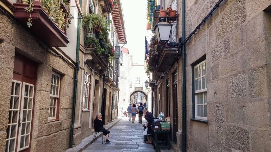 Guimarães Tour(4Hours): From Oporto;City Tour- Half Day Trip - Key highlights at a glance