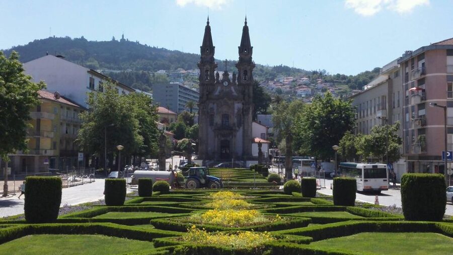 Guimarães Tour(4Hours): From Oporto;City Tour- Half Day Trip - Getting from Porto to Guimarães with hotel pickup, small-group comfort