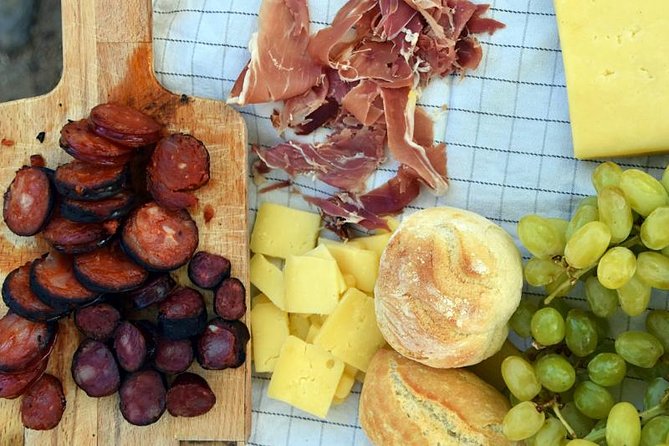 Half-day Hike & Picnic with Dog Love in Porto's Mountains - Difficulty Level: Rocky Paths, Personalized Pace, Realistic Expectations
