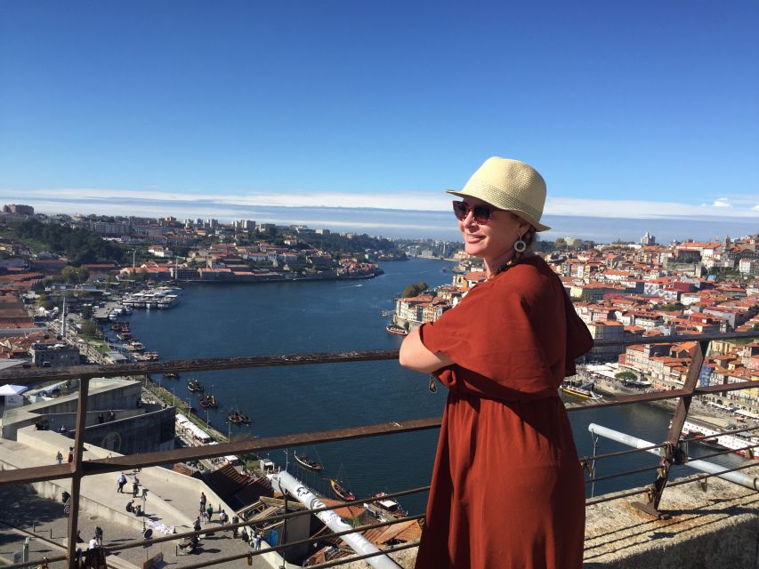 Historic adventure convertible UMM Portugues military jeep - Sé Cathedral and Clérigos area finish points: making sense of Porto’s center