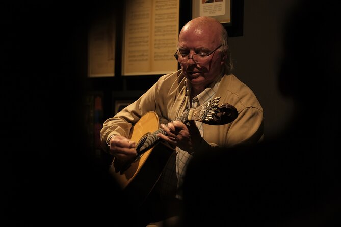 Ideal Clube de Fado - The small port detail and how it changes the mood