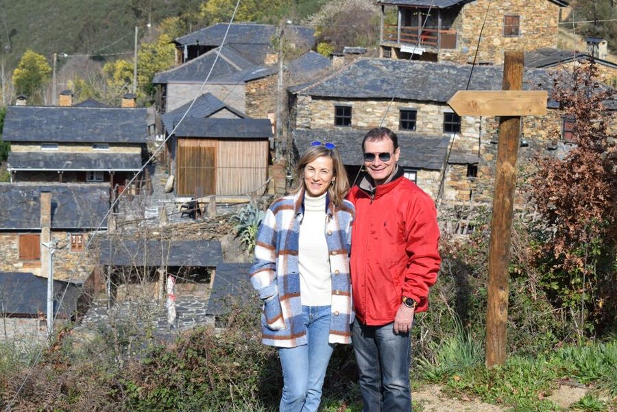 Jeep Tour Paiva Valley + 516 Arouca Bridge - The Guide Makes It: English, Portuguese, Spanish, and Explaining the Why
