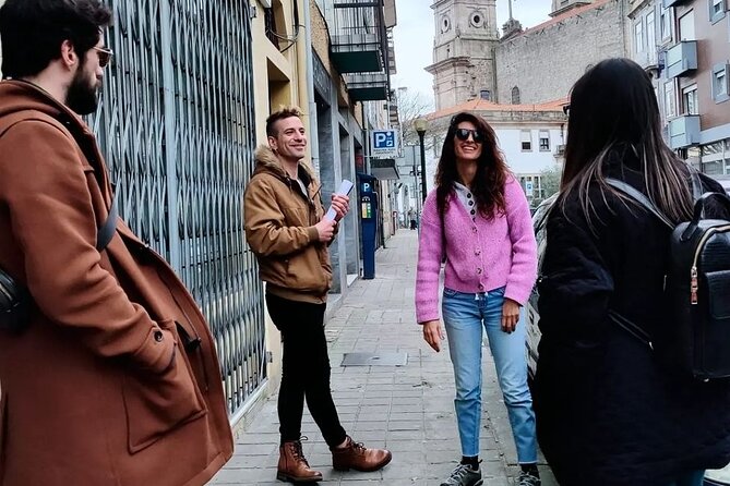 LGBTour Porto: Walk through Porto, discover the LGBTQIA+ History - Praca da Republica, Teófilo Braga Garden, and a queer book stop