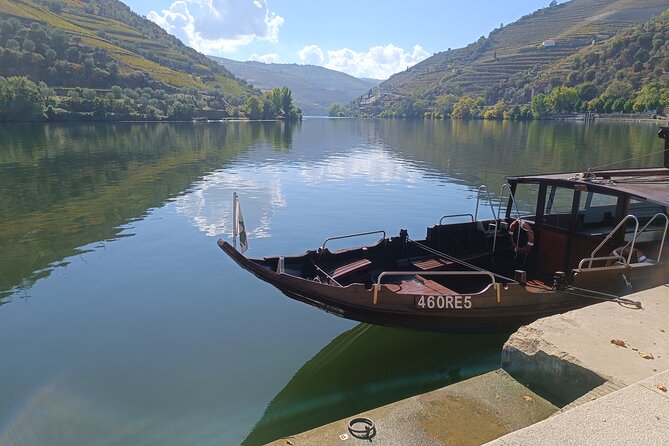 Lunch and Wine Tasting in the Douro Valley Region - The farm visit with a winemaker: turning wine into a real story