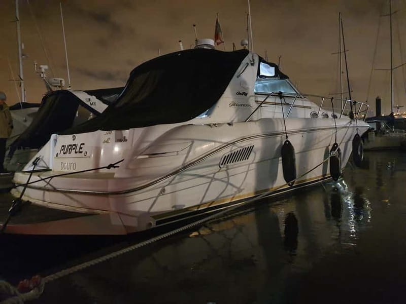 Luxury Douro Yacht Tour: Scenic Views & Complimentary Drinks - A Private Douro Yacht Cruise With Porto and Gaia in View