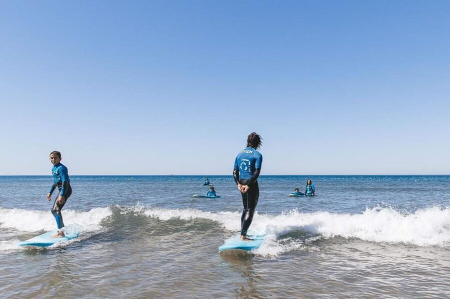 Matosinhos: Best surf Lesson with all equipment - Equipment that helps you focus on the wave, not your clothing