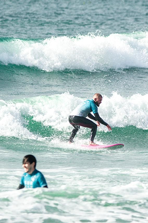 Matosinhos: Best surf Lesson with all equipment - The 1.5-hour flow: what you likely do from check-in to first waves