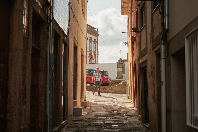 Mobile Photography through Porto hidden streets - Stop 4, Passeio das Virtudes: layers, not just a pretty panorama