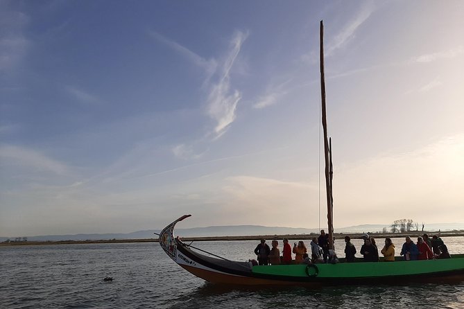 Moliceiro boat tour through the Ria de Aveiro! - Why the Ria de Aveiro feels special from a Moliceiro boat