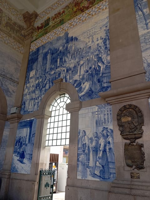 Monumental and historical Oporto with the Stock Exchange Palace - Palacio da Bolsa: the skip-the-line guided visit that changes how you see Porto