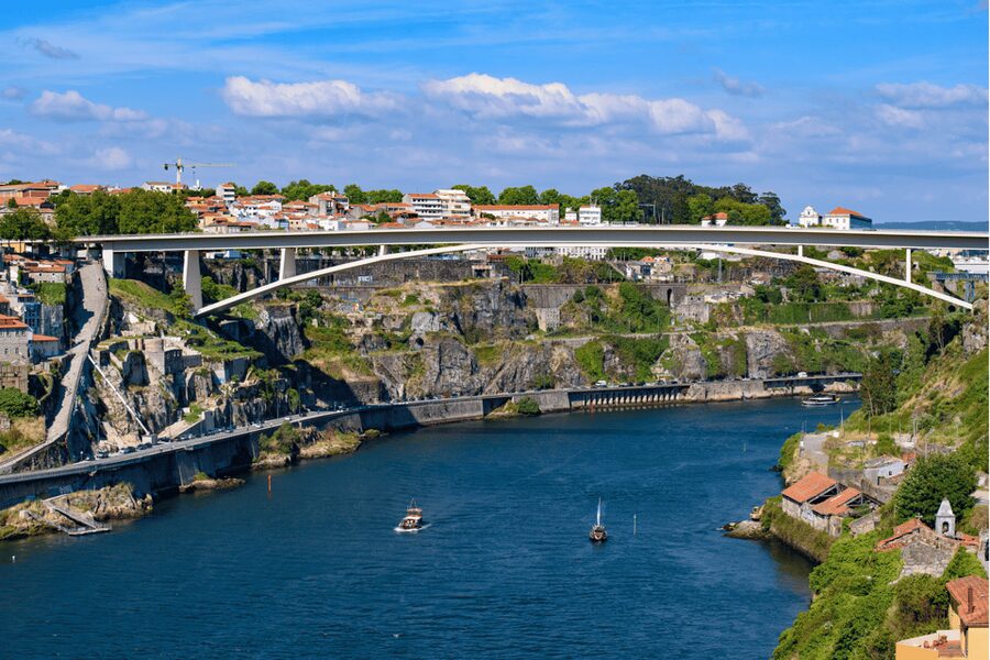 Oporto Tuk Tuk Tour: Among bridges and mysteries - 1.30h - Maria Pia Bridge (Gustave Eiffel) and Panoramic Douro Views
