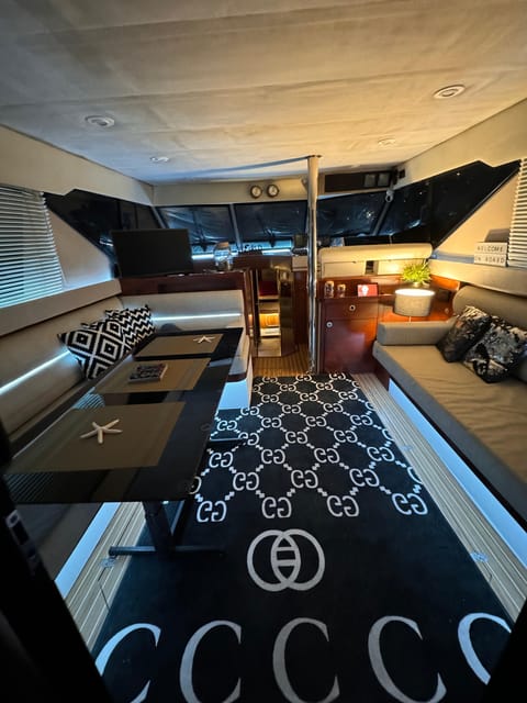 Passeio de barco rio douro inesquecível - The vibe: music to your taste and a crew that keeps it fun