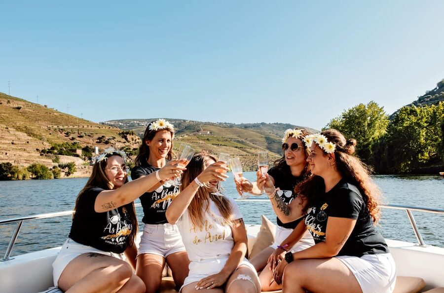 Pinhão: 1 Hour SUNSET Cruise with Sparkling Wine - Price and value: why $14 can be a smart deal
