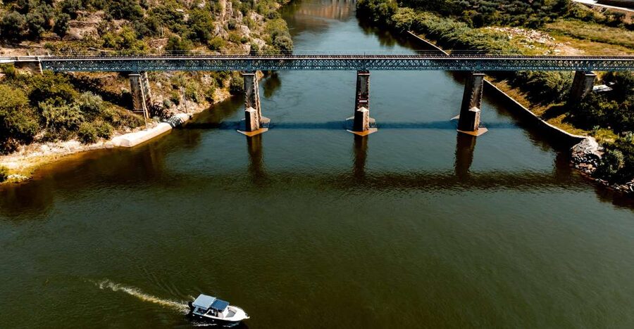 Pinhão: Douro River Boat Tour with Lunch - Pinhão, Douro River, and the smart rhythm of boat plus train