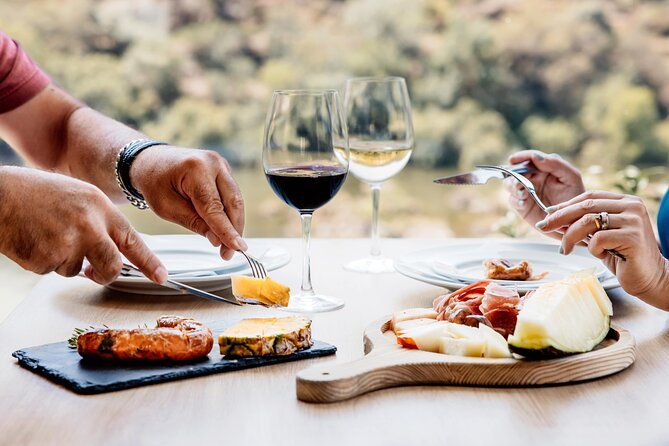 Pinhão: Douro River Cruise with Lunch Included - Key highlights you will feel right away