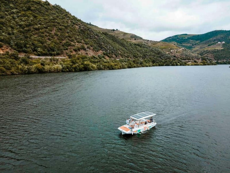 Pinhão: Douro River Solar Boat Tour with Wine Tasting - Practical Tips to Make Your Hour Go Smoothly