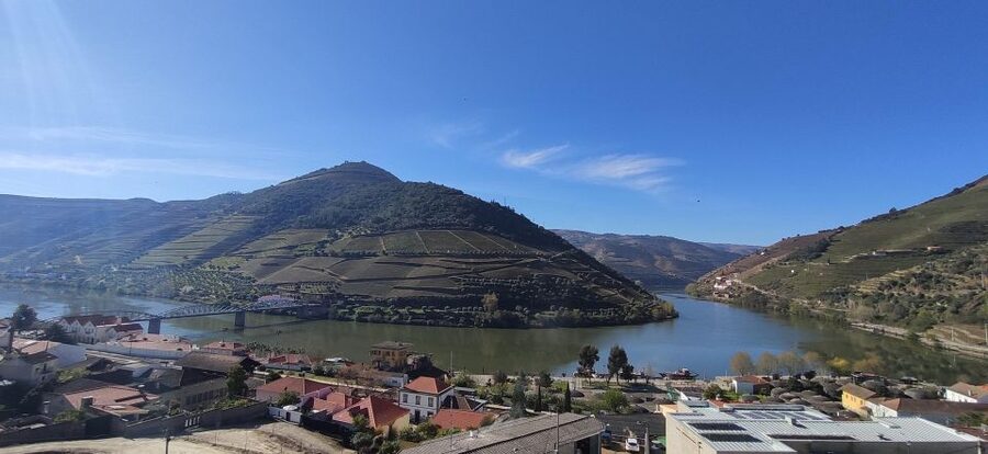 Pinhão: Douro Valley with Wine Tasting, Boat Trip and Lunch - From River to Quinta Cellars, How Two Tastings Actually Work