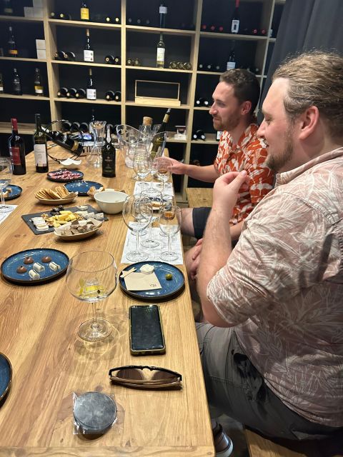 Port Wine class with 3 or 5 Port tasting and pairings - The host and the vibe: why the group stays smiling