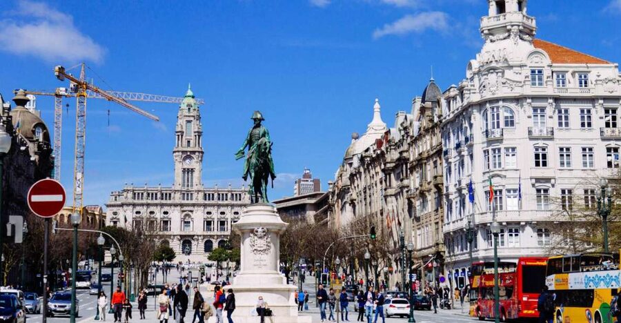 Porto: 1.5-Hour Private Kick-Start Tour with a Local - Sao Bento Station: The Landmark That Helps You Understand Porto’s Layout