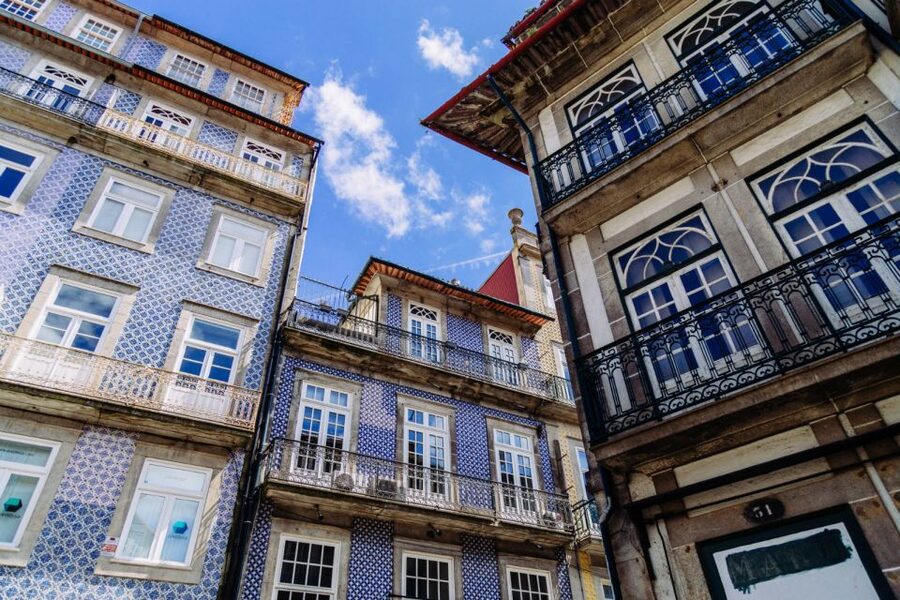 Porto: 1.5-Hour Private Kick-Start Tour with a Local - Livraria Lello: A Signature Stop for First-Time Context