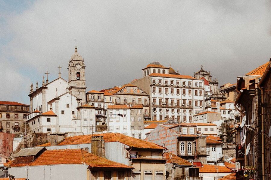 Porto: 3-Hour Guided Walking Tour - Starting at the Cathedral of Porto, then getting your bearings