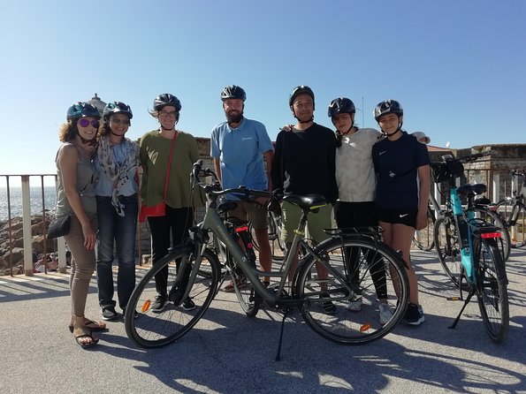 Porto: 3-Hour Old Town & Riverside Bike Tour - Guided Experience - Meeting at Bluedragon City Tours and getting set up fast