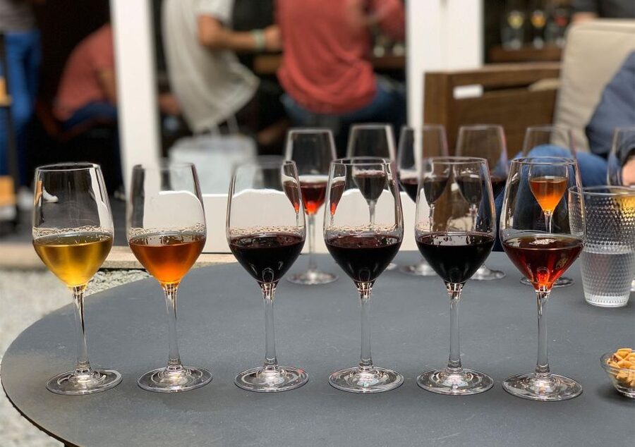 Porto: 5 Port Wine Tasting with Delicious Pairings - Pairings that make you taste with context, not just with sugar