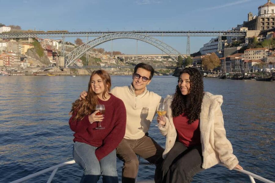 Porto: 6 Bridges and Sunset Boat Cruise with Welcome Drink - Why the “6 bridges” theme works so well on the Douro