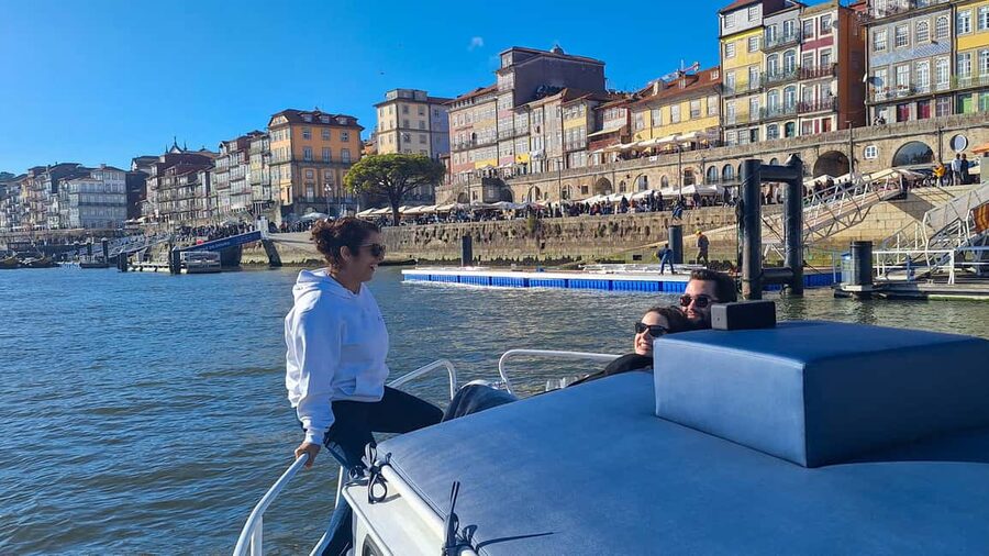 Porto: 6 Bridges and Sunset Boat Cruise with Welcome Drink - The route in plain English: from Afurada to the Vila Nova de Gaia wine view