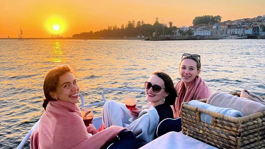 Porto: 6 Bridges and Sunset Boat Cruise with Welcome Drink - Practical tips so you enjoy the cruise from start to finish