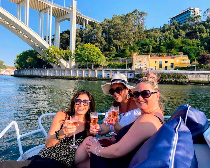 Porto: 6 Bridges and Sunset Boat Cruise with Welcome Drink - Getting to Cais do Ouro and boarding without the headache