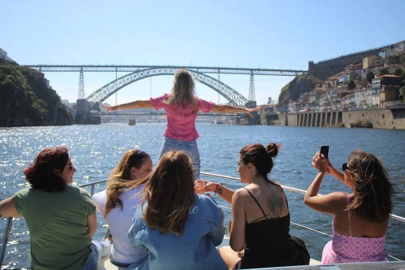 Porto: 6 Bridges Yacht Cruise with Local Wine & Snacks - What the private yacht feels like once you’re onboard